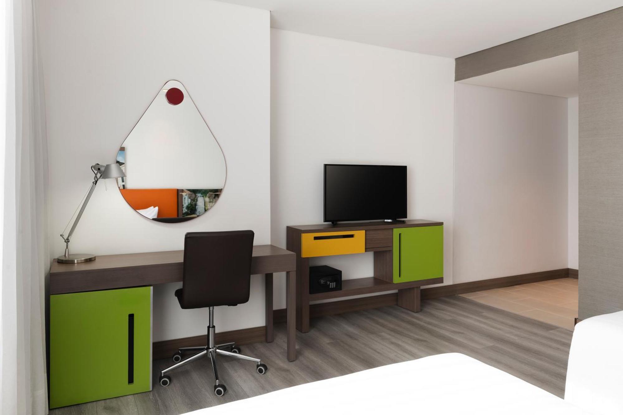 Hampton By Hilton Bogota Airport — Photos 2